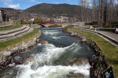  Entre els pirineus, Pension in La Seu dUrgell bei Estamariu