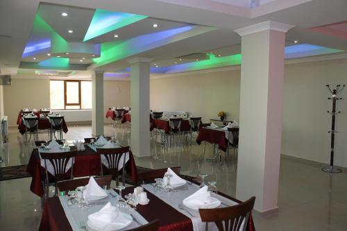 Sultan Pansion Bird Paradise in Ovaciftlik