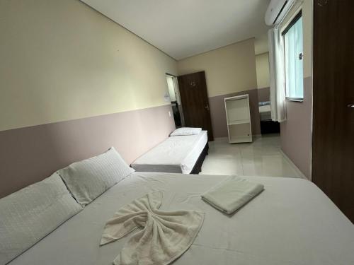 1 double bed, 2 twin beds