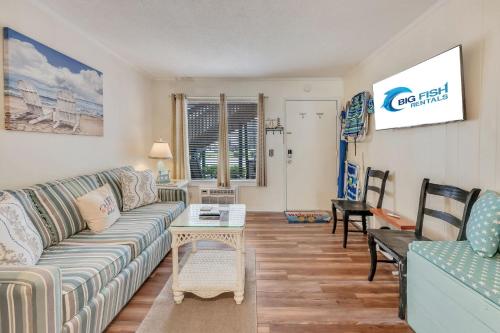 Ocean Breeze Retreat Just Minutes from the Shore