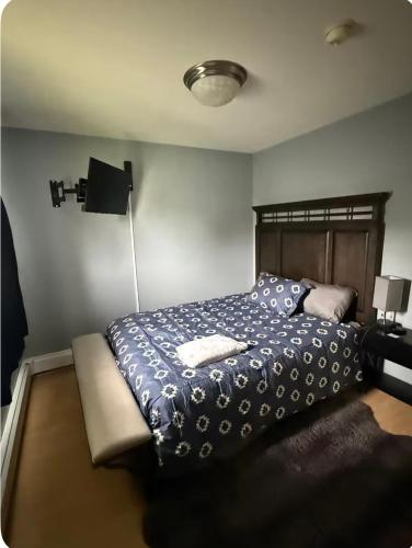 Marmot Nest Queen room with shared bathroom – khách sạn tại Bayshore