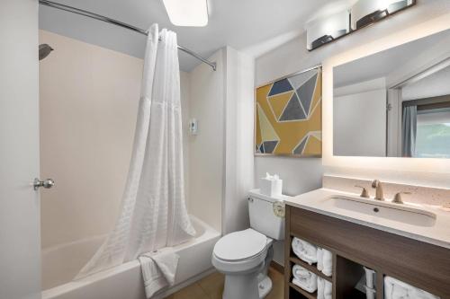 Comfort Inn South - image 25