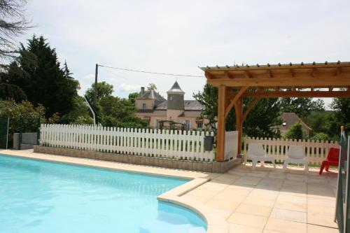 泳池, Château La Barge - Dordogne (Chateau La Barge - Dordogne) in 拉布瓦錫熱當斯