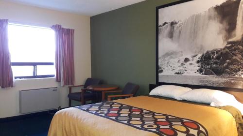 Super 8 by Wyndham Niagara Falls North