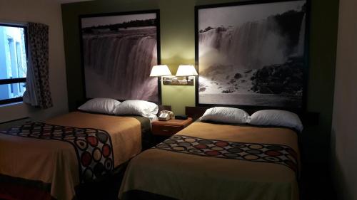 Super 8 by Wyndham Niagara Falls North