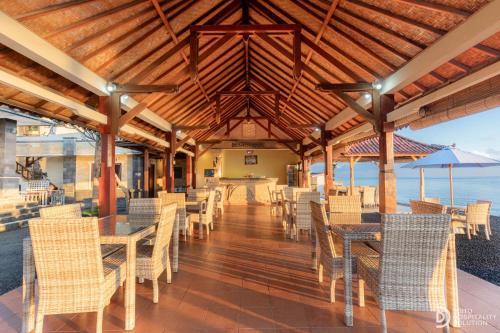 Restaurant, Paradise Palm Beach Bungalows in Tulamben