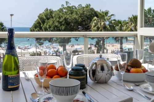2-Br Bourgeois Apartment Croisette & Sea View - image 5