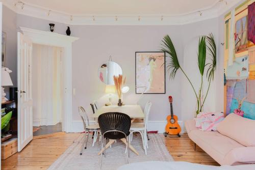 Cozy Apt By The Lakes - image 12