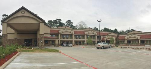 Scottish Inn & Suites - Conroe - image 4