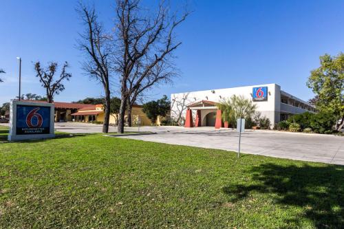 Motel 6-Uvalde, TX in Uvalde, USA