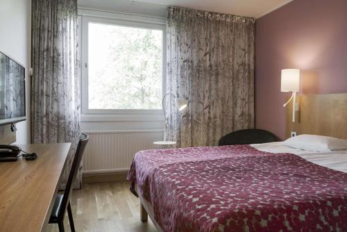 1 queen bed