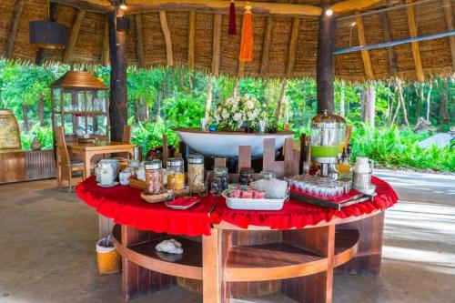The Tropical Beach Resort in Koh Chang Tai