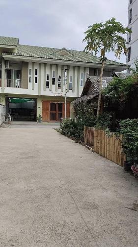 บ้านสวนอุ่นใจรีสอร์ท ณ บางแสน - Chonburi