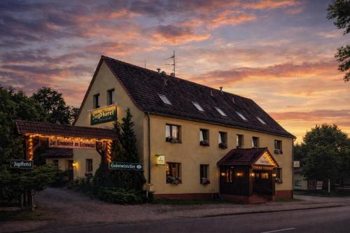 . Jagdhotel am Strehlesee