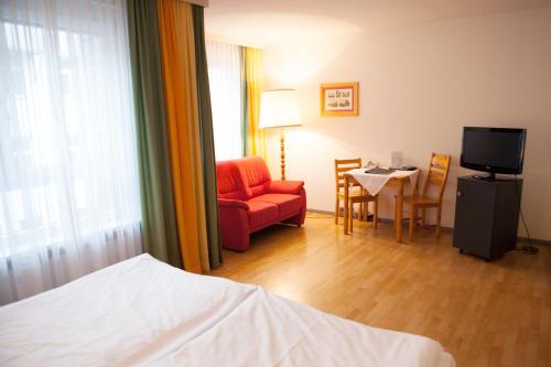 Hotel Caroline - image 8