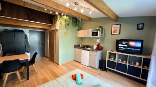 Studio avec jardin prive et parking gratuit in Mudaison