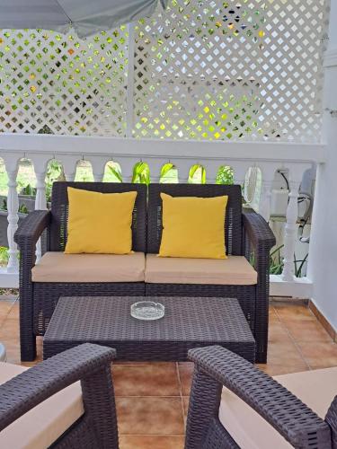 MAISON DE VACANCES KAZ A LOLO in Port-Louis