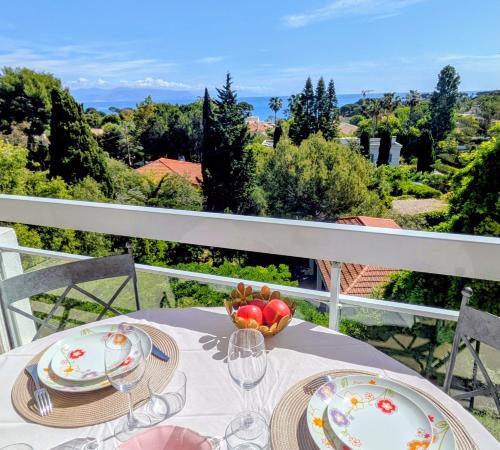 parveke/terassi, Studio Cap d'Antibes Vue Mer Exceptionnelle in Saramartel