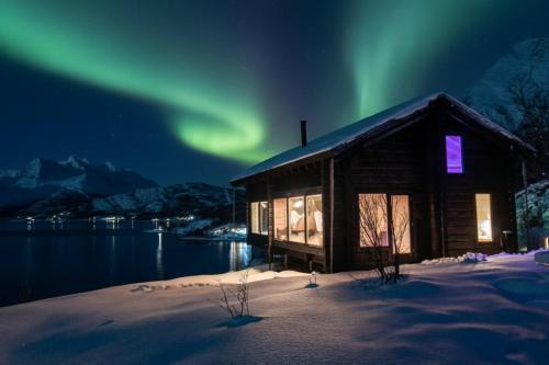 Exterior view, Sommarbukt Tind - Luxury Fjord Lodge near Tromsø in Lakselvbukt