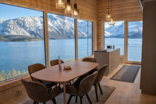 Facilities, Sommarbukt Tind - Luxury Fjord Lodge near Tromsø in Lakselvbukt