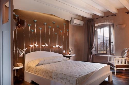 1 queen bed, 1 twin bed