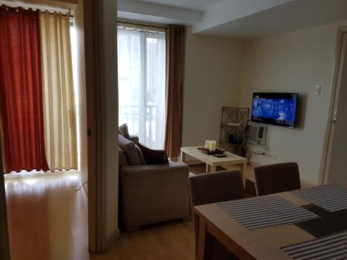 ORTIGAS 2 Br Corner Unit With 2 Queen Across Shangrila, Manila (fotografie 10)