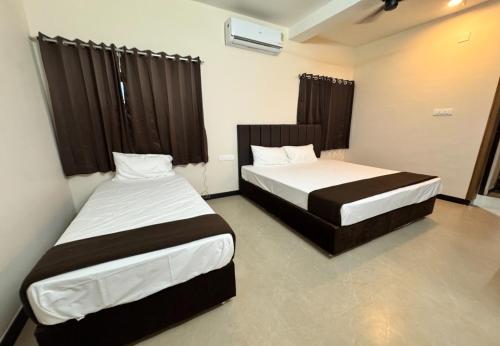Nandha Grande Elite in Udumalpet
