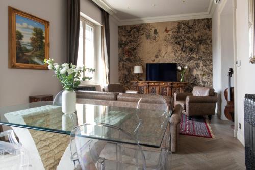  Plaza View Luxury Apartment, Alba in Alba