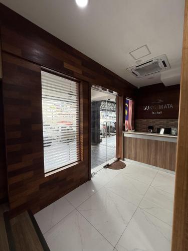 Fuajee, Palette - Bukit Mata Boutique Hotel in Kuching