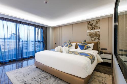 room detail thumbnail 1