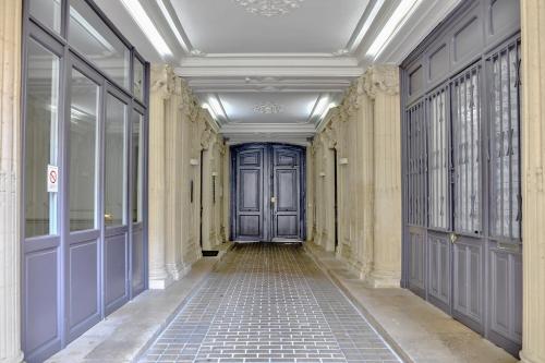 UrbanFlat 09 - Maison de Ville aux Champs-Elysees - image 6