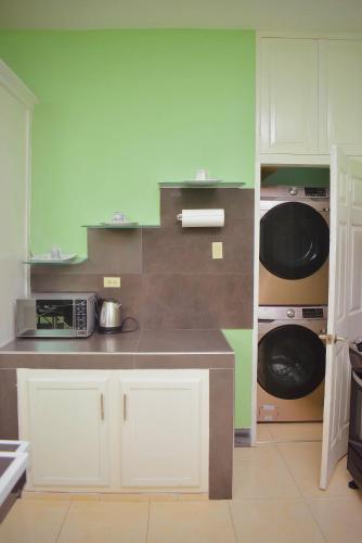 Cedar Grove Luxe in Portmore