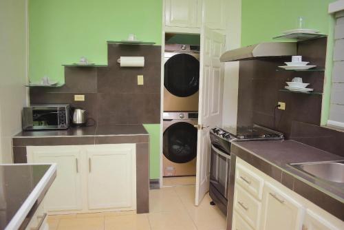 Cedar Grove Luxe in Portmore