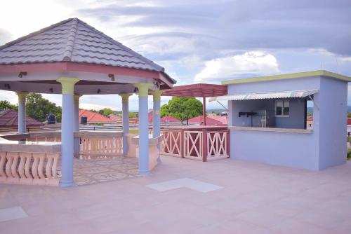 Cedar Grove Luxe in Portmore