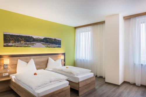Sleepin Premium Motel Loosdorf - Accommodation
