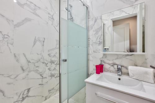 UrbanFlat 66 - Cocon Secret au Coeur du Paris Branche - image 9