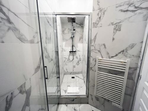 UrbanFlat 62 - Magnifique Appartement Design Mermoz - image 7