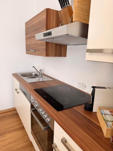 廚房, Premium Residence JR - Modern Design & Free Parking in 穆茲賀芬