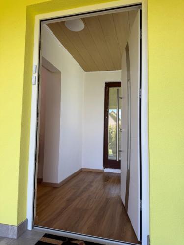入口, Premium Residence JR - Modern Design & Free Parking in 穆茲賀芬
