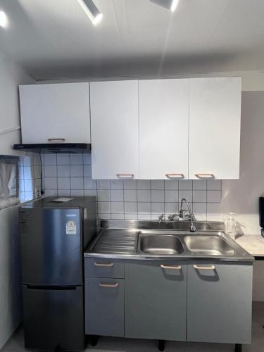 2, near hongdae, 1st floor,3beds, 2rooms