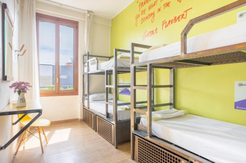 1 bunk bed