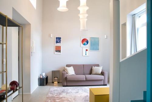 Bezzecca 9 – Design Loft Steps from the Lake