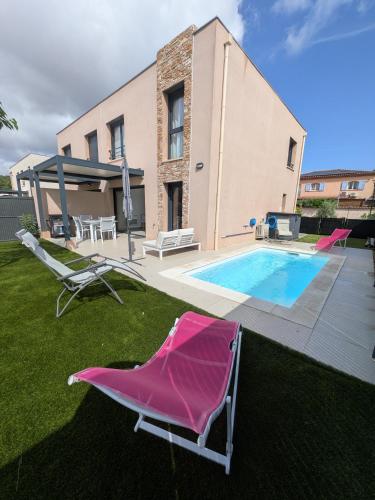 Cottage de Villepey, villa near beach, swimming pool in Frejus