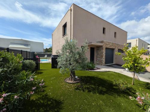 Cottage de Villepey, villa near beach, swimming pool in Frejus