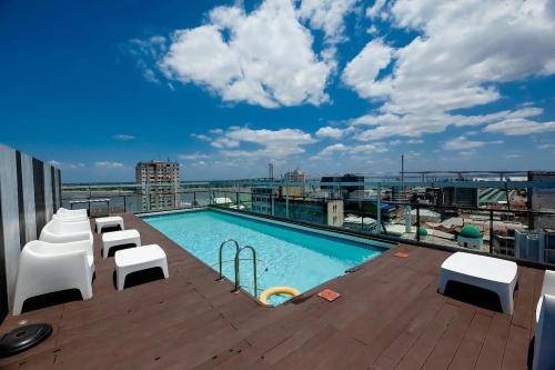 Piscina, ONOMO Hotel Maputo in Maputo