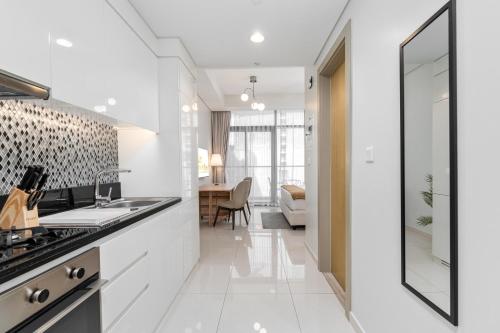 Lux BnB Aykon City I Business Bay - image 13