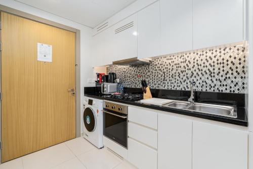 Lux BnB Aykon City I Business Bay - image 12