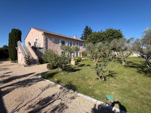 Mas des Fleurs - Location, gîte - Châteaurenard