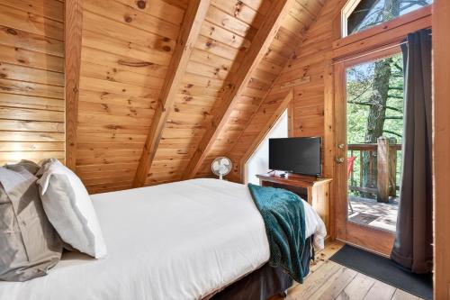 26 Bearfoot Landing Cabin - image 30