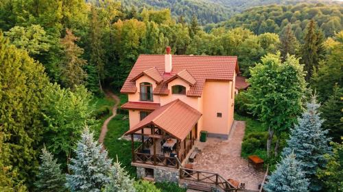 Exterior view of Dilijan Dream House! 3 Bedroom Amazing Villa in National Park!